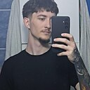 Знакомства: Bogdan, 21 год, Brașov