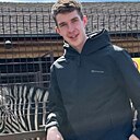 Знакомства: Виталий, 24 года, Пермь