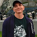 Знакомства: Игорь, 36 лет, Орел