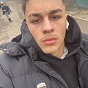 Знакомства: Dragos, 25 лет, Târgu Mureș