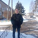 Знакомства: Максим, 42 года, Починок