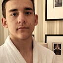 Знакомства: Виктор, 18 лет, Москва