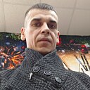 Знакомства: Виктор, 35 лет, Холмск