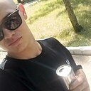 Знакомства: Денис, 20 лет, Горловка