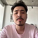 Знакомства: Максим, 23 года, Тюмень