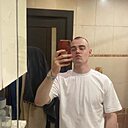 Знакомства: Максим, 21 год, Новомосковск