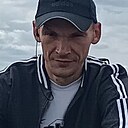 Знакомства: Максим, 33 года, Карпинск