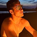 Знакомства: Давит, 18 лет, Тюмень