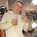 Знакомства: Илья, 22 года, Кингисепп