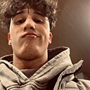 Знакомства: Максим, 21 год, Чирчик