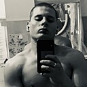 Знакомства: Илья, 22 года, Катовице