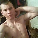 Знакомства: Денис, 18 лет, Змеиногорск