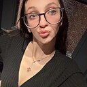 Знакомства: Арина, 18 лет, Санкт-Петербург