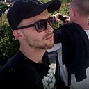 Знакомства: Fffff, 35 лет, Луганск