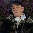 Знакомства: Valentin, 23 года, Пермь