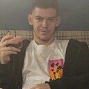 Знакомства: Андрей, 18 лет, Тюмень