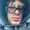 Знакомства: Витасик, 22 года, Симферополь