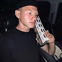 Знакомства: Егор, 18 лет, Тюмень