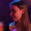 Знакомства: Настя, 28 лет, Красногорск