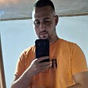 Знакомства: George, 22 года, Buzău