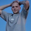 Знакомства: Илюша, 21 год, Донецк