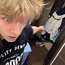 Знакомства: Валера, 18 лет, Санкт-Петербург