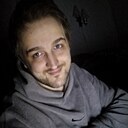 Знакомства: Артемий, 29 лет, Остров