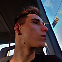 Знакомства: Макс, 18 лет, Узловая