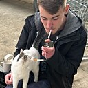 Знакомства: Valentin, 24 года, Bârlad