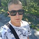 Знакомства: Макс, 22 года, Уссурийск