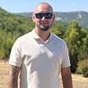 Знакомства: Владислав, 25 лет, Геническ