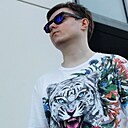 Знакомства: Артем, 31 год, Братск