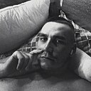 Знакомства: Антон, 24 года, Армянск