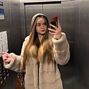 Знакомства: Ангелина, 19 лет, Санкт-Петербург