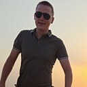 Знакомства: Максим, 34 года, Алушта