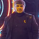 Знакомства: Камил, 35 лет, Макеевка