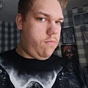 Знакомства: Максим, 22 года, Сланцы