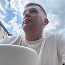 Знакомства: Кирилл, 35 лет, Тюмень