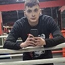 Знакомства: Максим, 25 лет, Москва