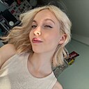 Знакомства: Арина, 18 лет, Санкт-Петербург