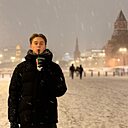 Знакомства: Валера, 18 лет, Москва