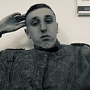 Знакомства: Илья, 21 год, Волковыск