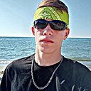 Знакомства: Валерий, 20 лет, Ульяновск