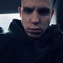 Знакомства: Динис, 24 года, Благовещенск