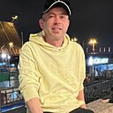 Знакомства: Макс, 40 лет, Таганрог