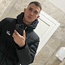 Знакомства: Денис, 24 года, Ровно