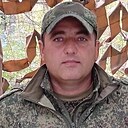 Знакомства: Макс, 40 лет, Красный