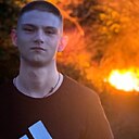 Знакомства: Макс, 21 год, Алчевск