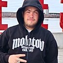 Знакомства: Максим, 23 года, Когалым