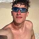 Знакомства: Максим, 24 года, Ошмяны